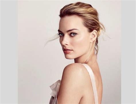 magot robbie nude|Margot Robbie admits to lying about her nude scenes in The Wolf .